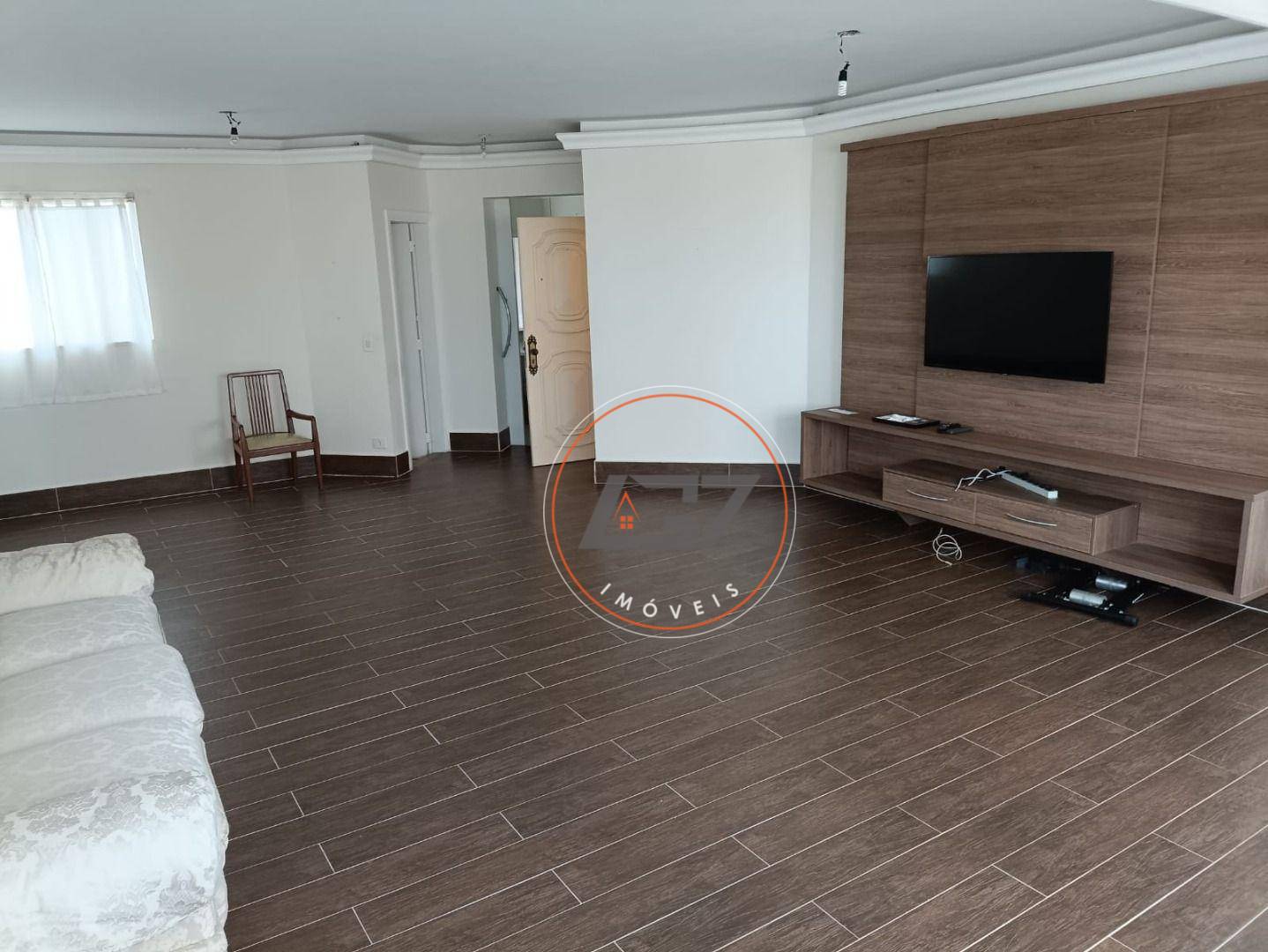 Apartamento à venda com 3 quartos, 180m² - Foto 2