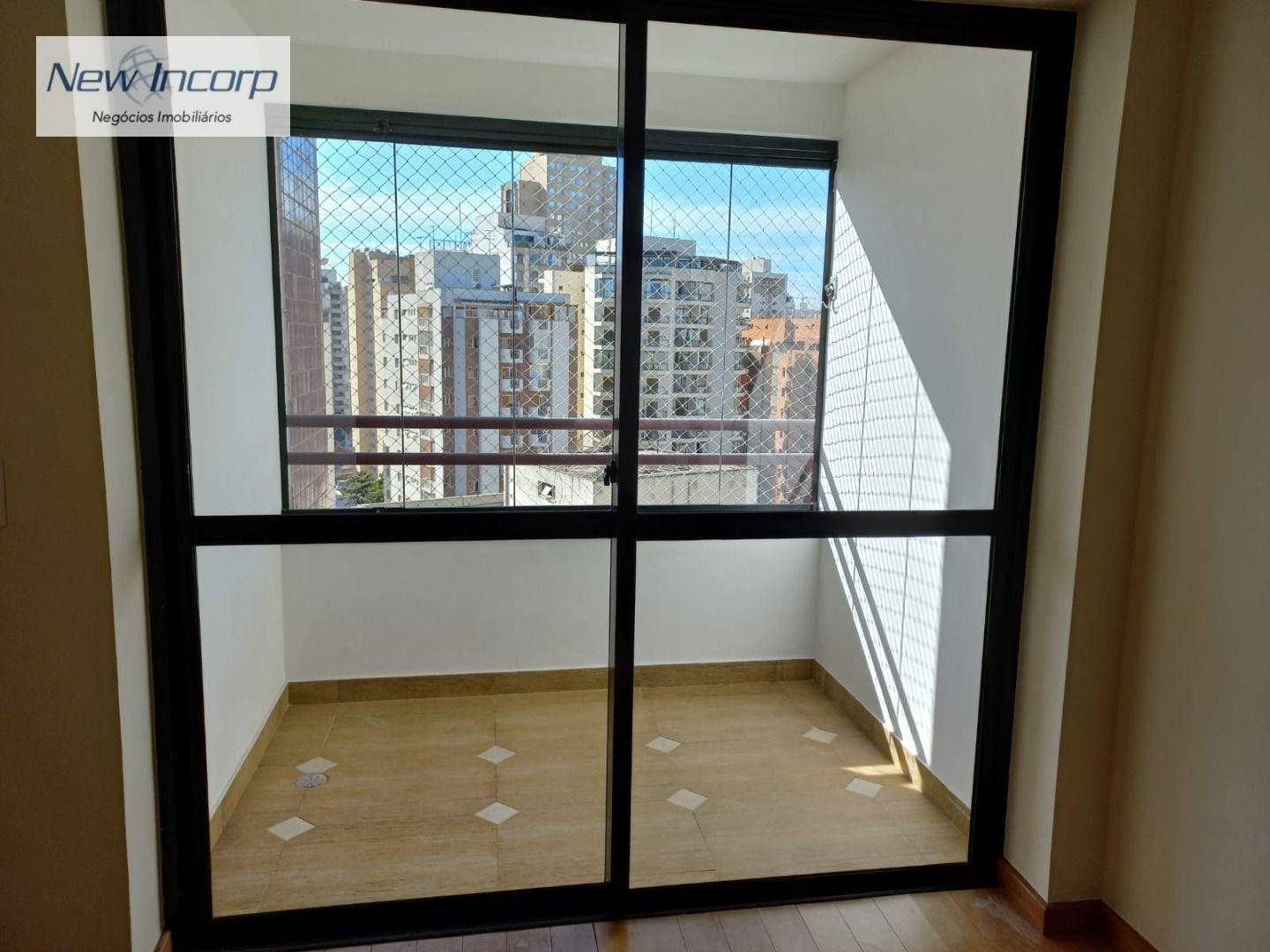 Apartamento à venda com 2 quartos, 70m² - Foto 4