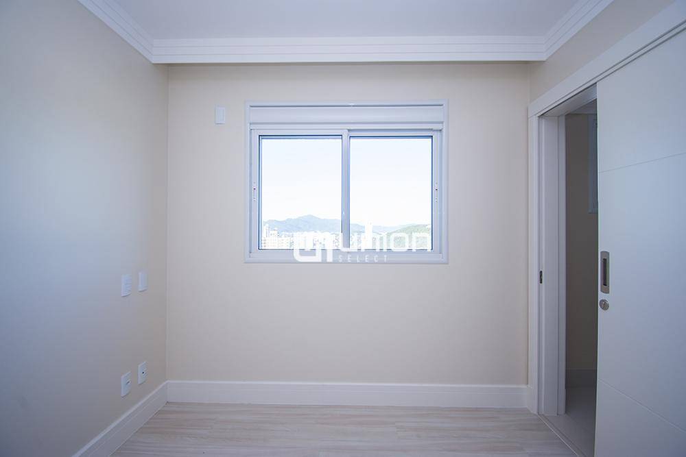 Apartamento à venda com 3 quartos, 229m² - Foto 18