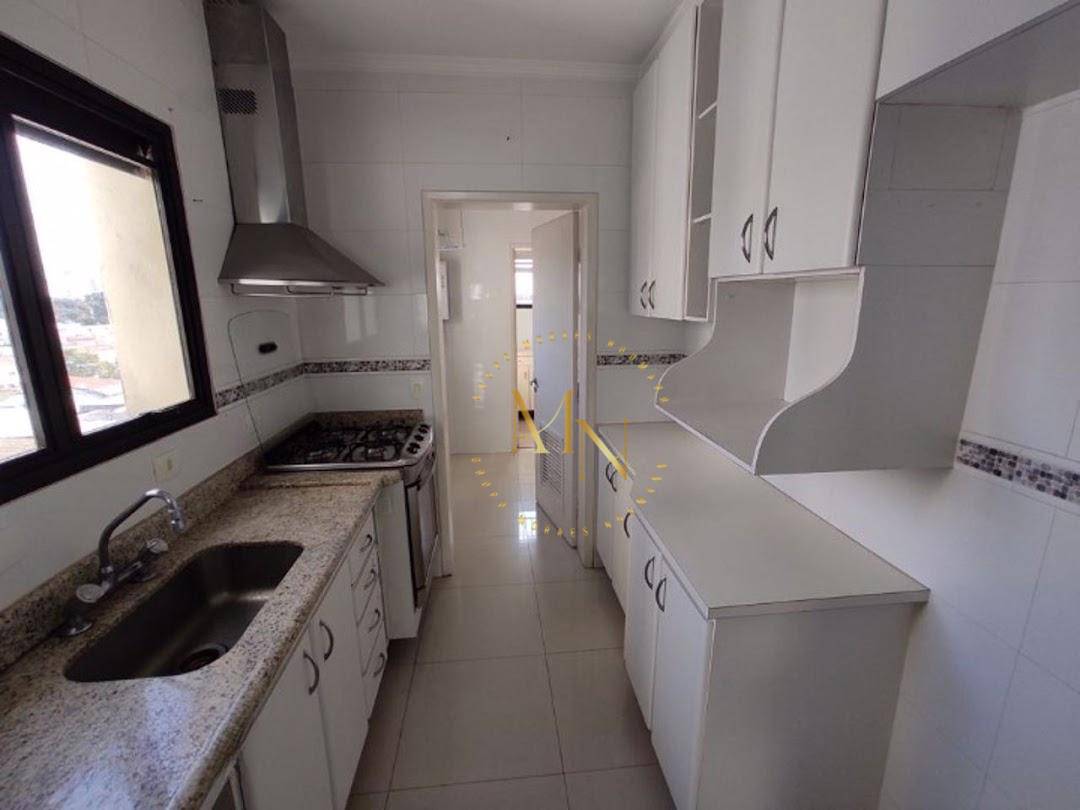 Apartamento para alugar com 3 quartos, 110m² - Foto 10