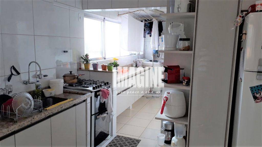 Apartamento à venda com 3 quartos, 130m² - Foto 6