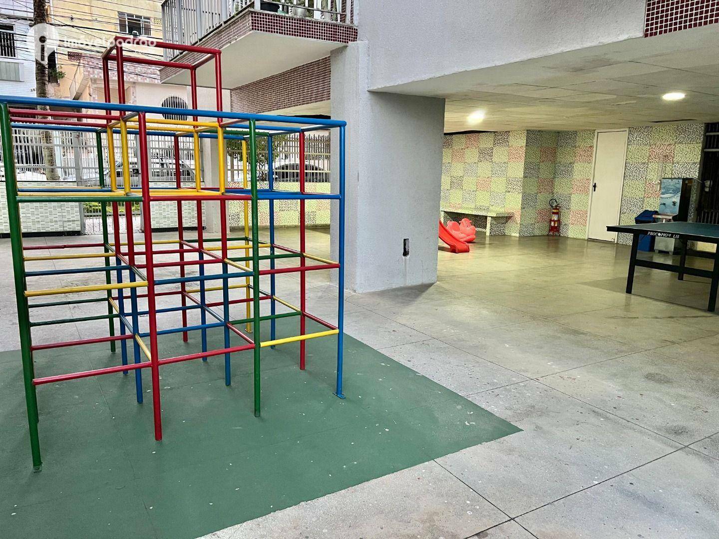 Cobertura à venda com 3 quartos, 198m² - Foto 2