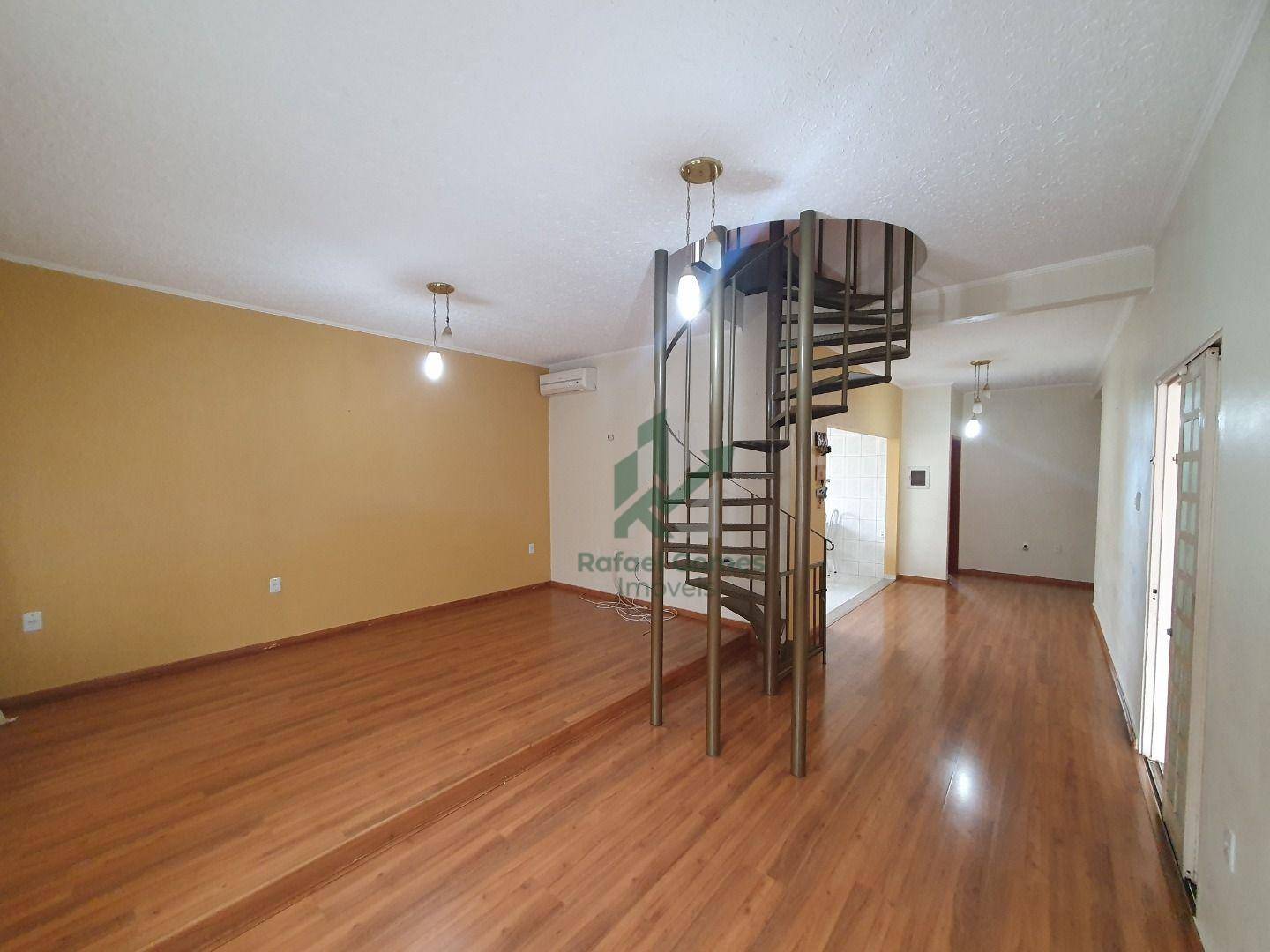 Casa, 3 quartos, 260 m² - Foto 1