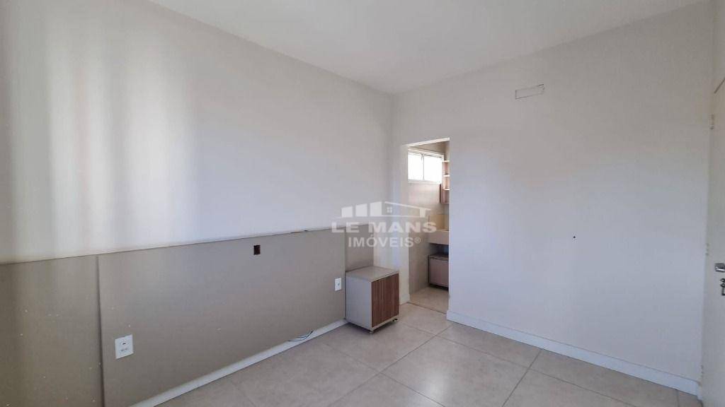 Apartamento à venda com 3 quartos, 75m² - Foto 11