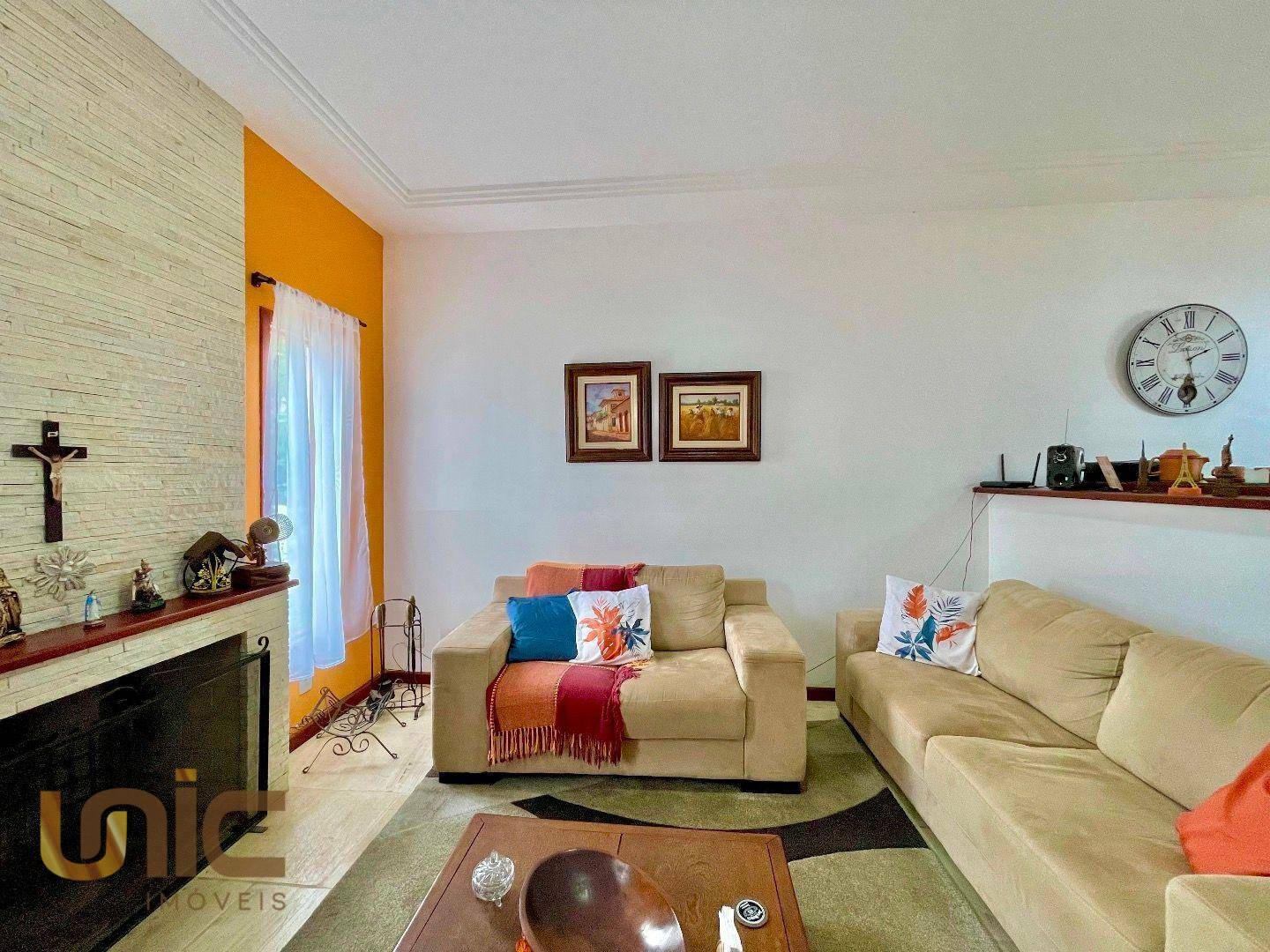 Casa de Condomínio à venda com 3 quartos, 220m² - Foto 4