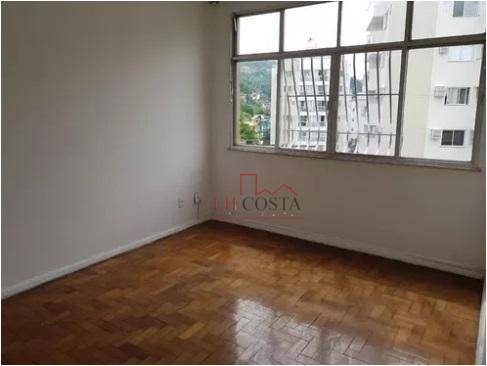 Apartamento à venda com 2 quartos, 70m² - Foto 4