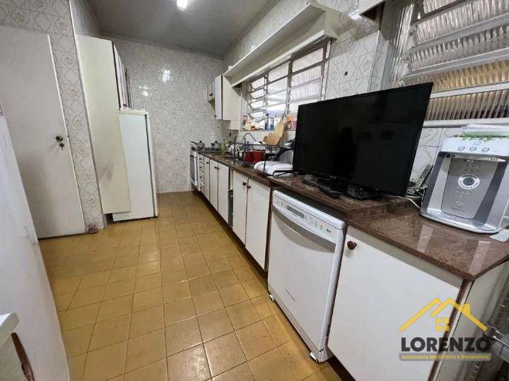 Sobrado à venda com 3 quartos, 217m² - Foto 2