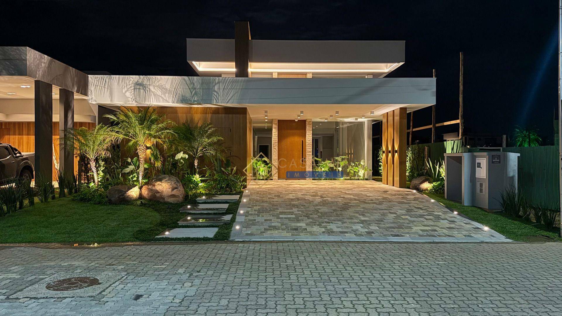 Casa de Condomínio à venda com 4 quartos, 265m² - Foto 1