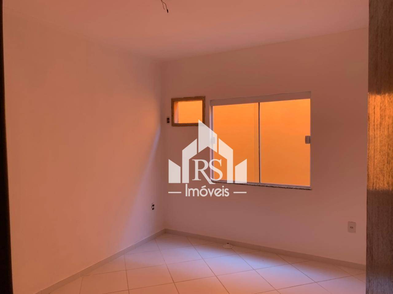 Casa à venda com 3 quartos, 104m² - Foto 4