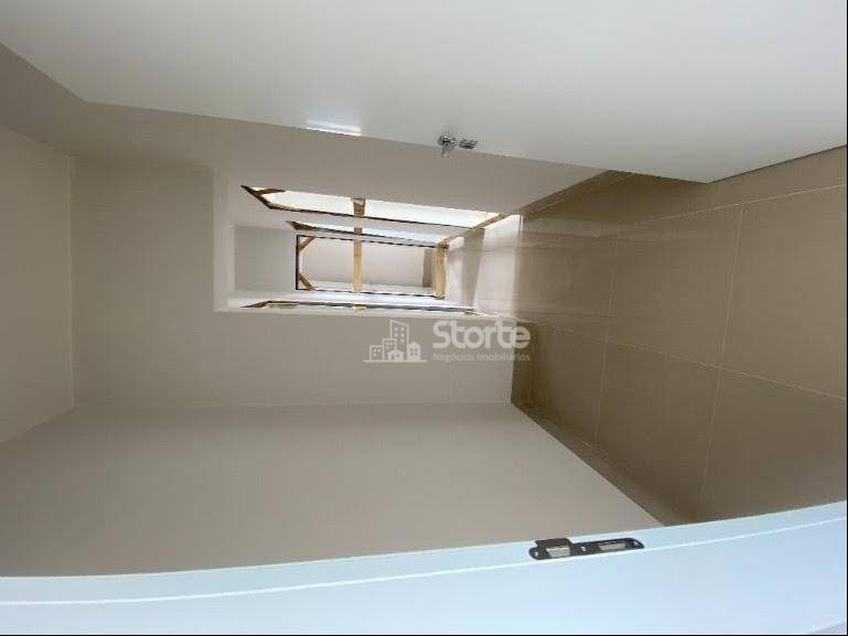 Apartamento à venda com 3 quartos, 188m² - Foto 30