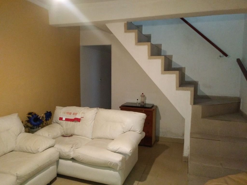 Sobrado à venda com 3 quartos, 221m² - Foto 1