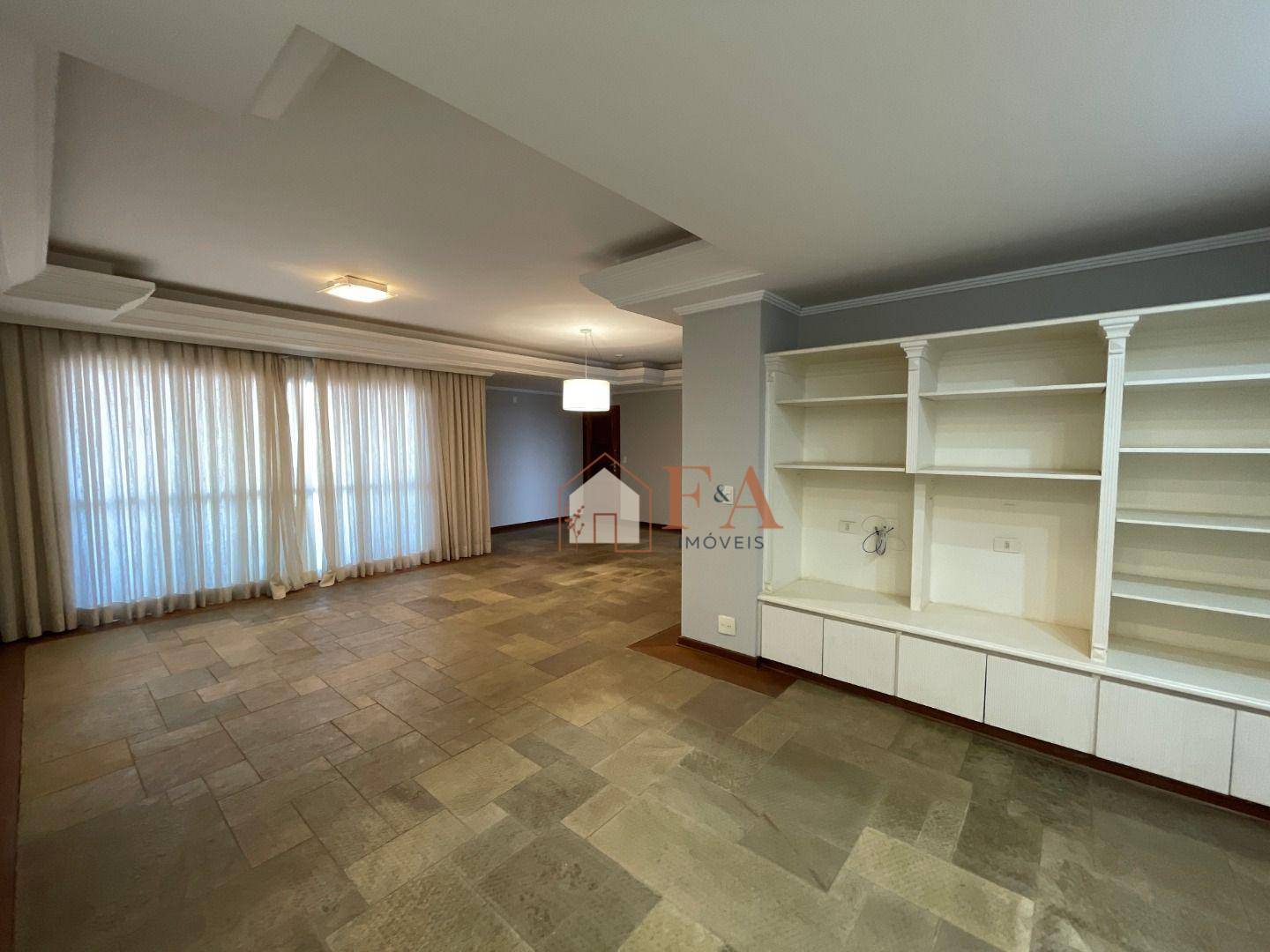 Apartamento à venda com 3 quartos, 185m² - Foto 1