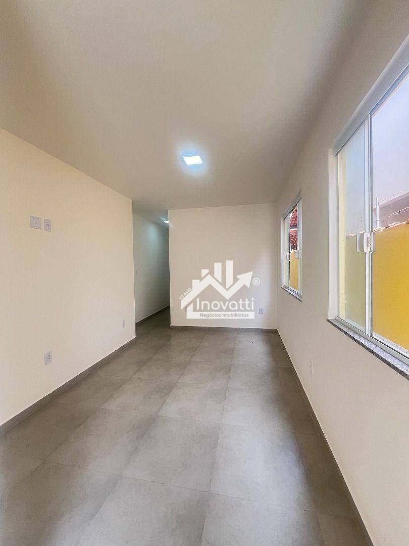 Casa à venda com 3 quartos, 108m² - Foto 4