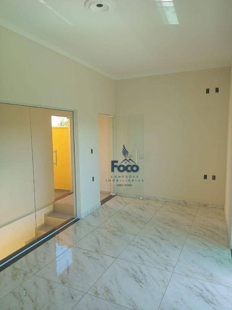 Casa à venda com 3 quartos, 122m² - Foto 1