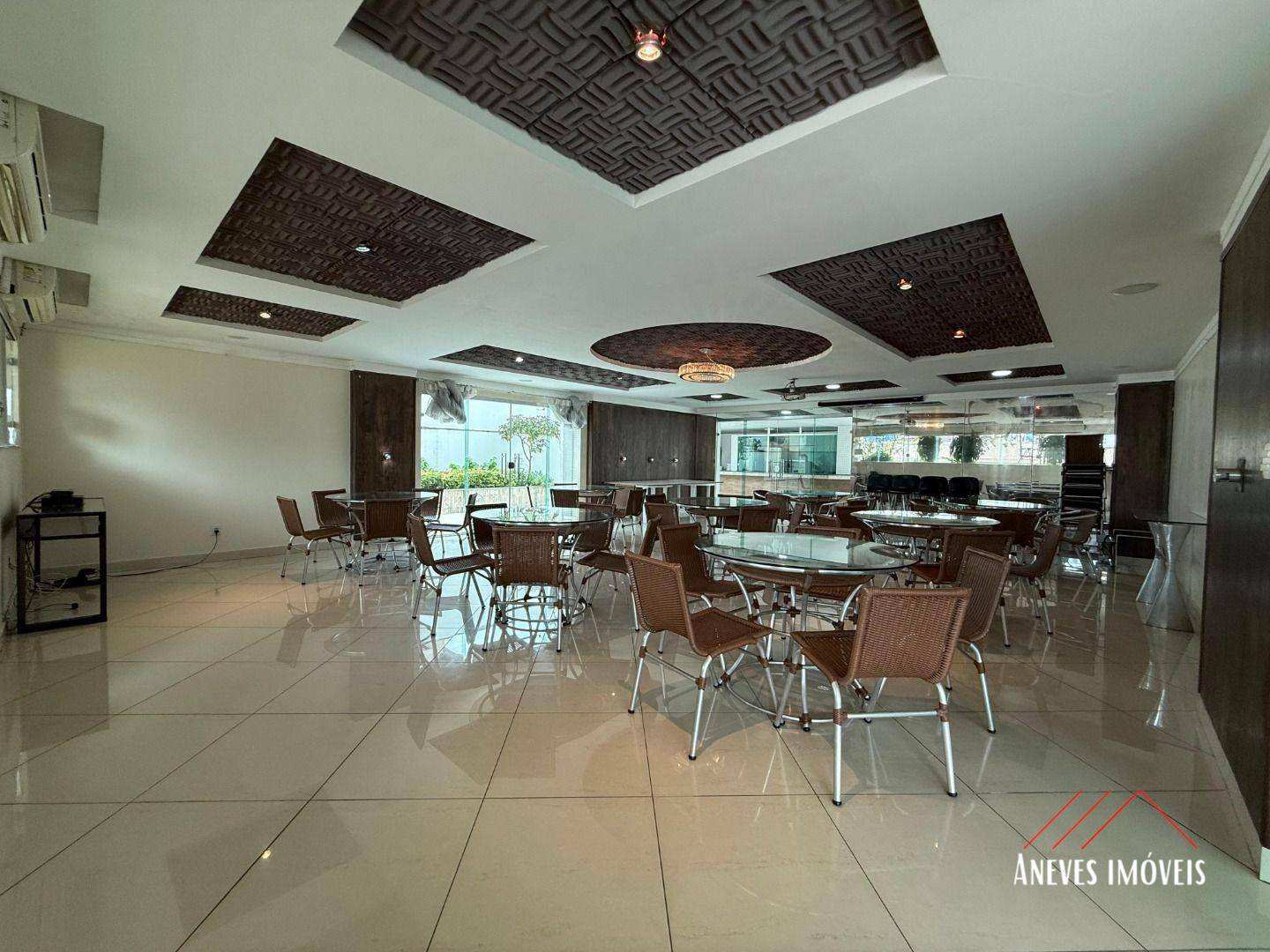 Apartamento à venda com 3 quartos, 221m² - Foto 3