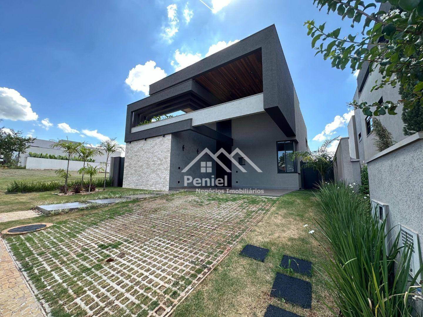 Casa de Condomínio à venda com 3 quartos, 253m² - Foto 1