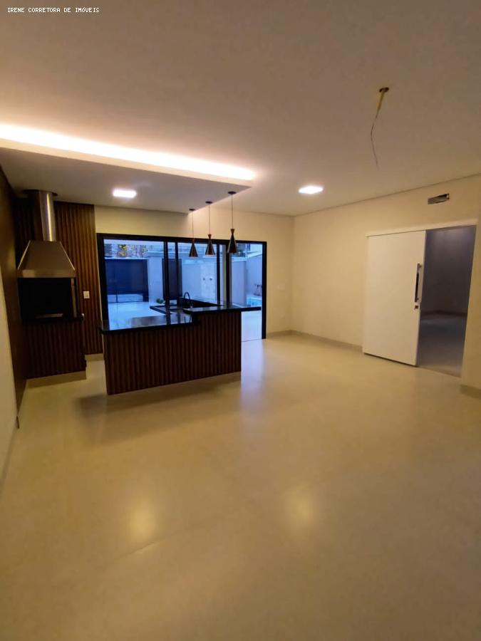 Casa à venda com 3 quartos, 360m² - Foto 8