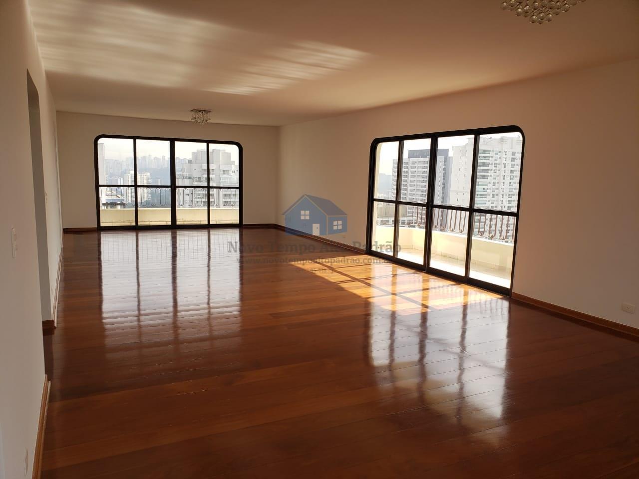 Sobrado à venda com 6 quartos, 647m² - Foto 4