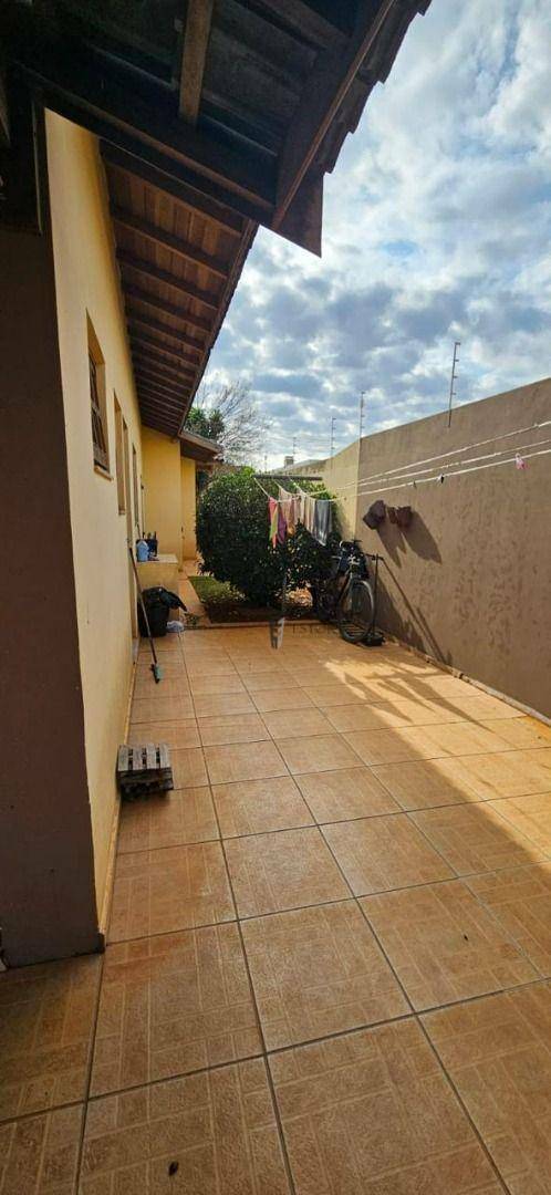 Casa à venda com 4 quartos, 220m² - Foto 3