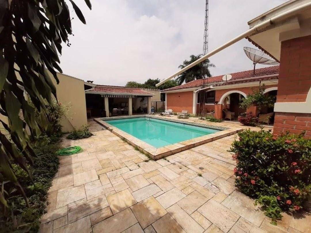 Casa à venda com 5 quartos, 600m² - Foto 2