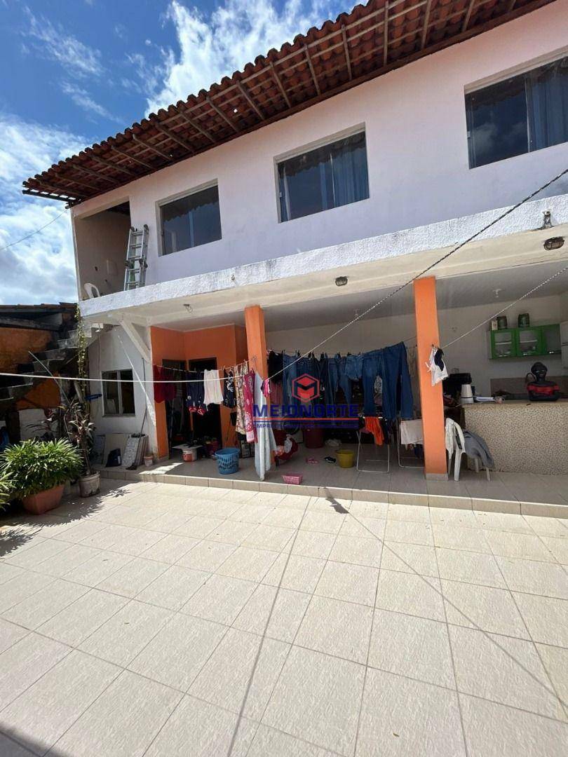 Casa à venda com 3 quartos, 200m² - Foto 1