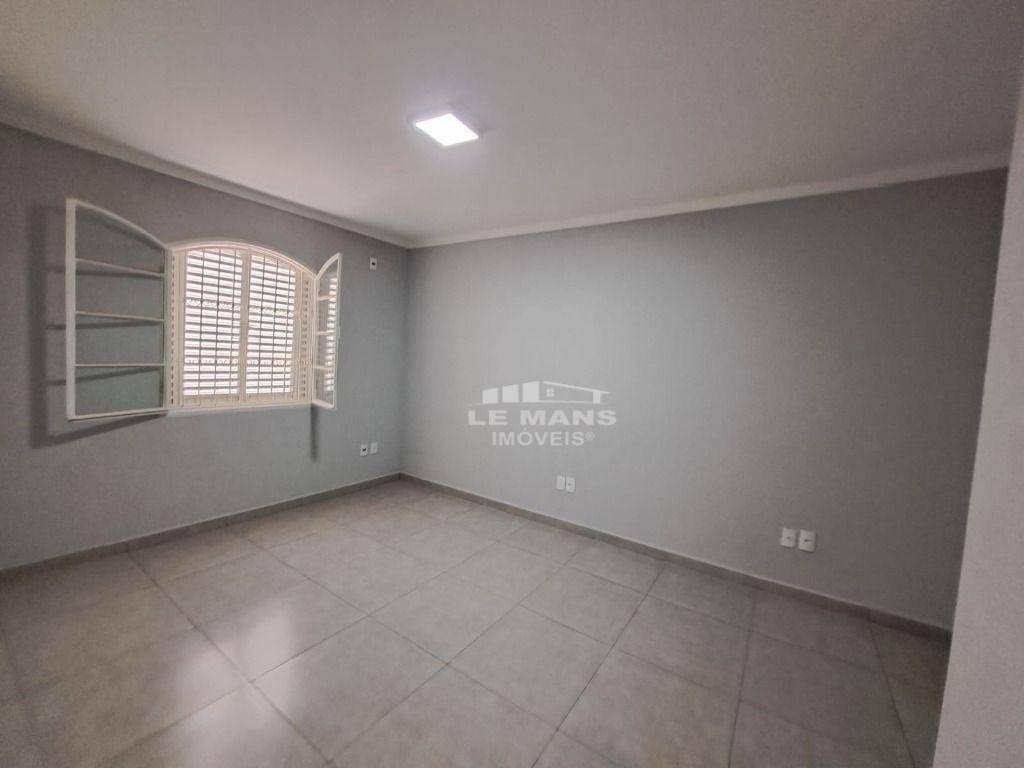 Casa à venda e aluguel com 5 quartos, 154m² - Foto 8