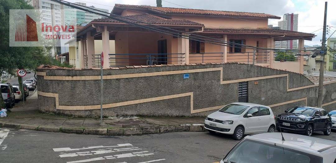 Casa à venda com 4 quartos, 400m² - Foto 1