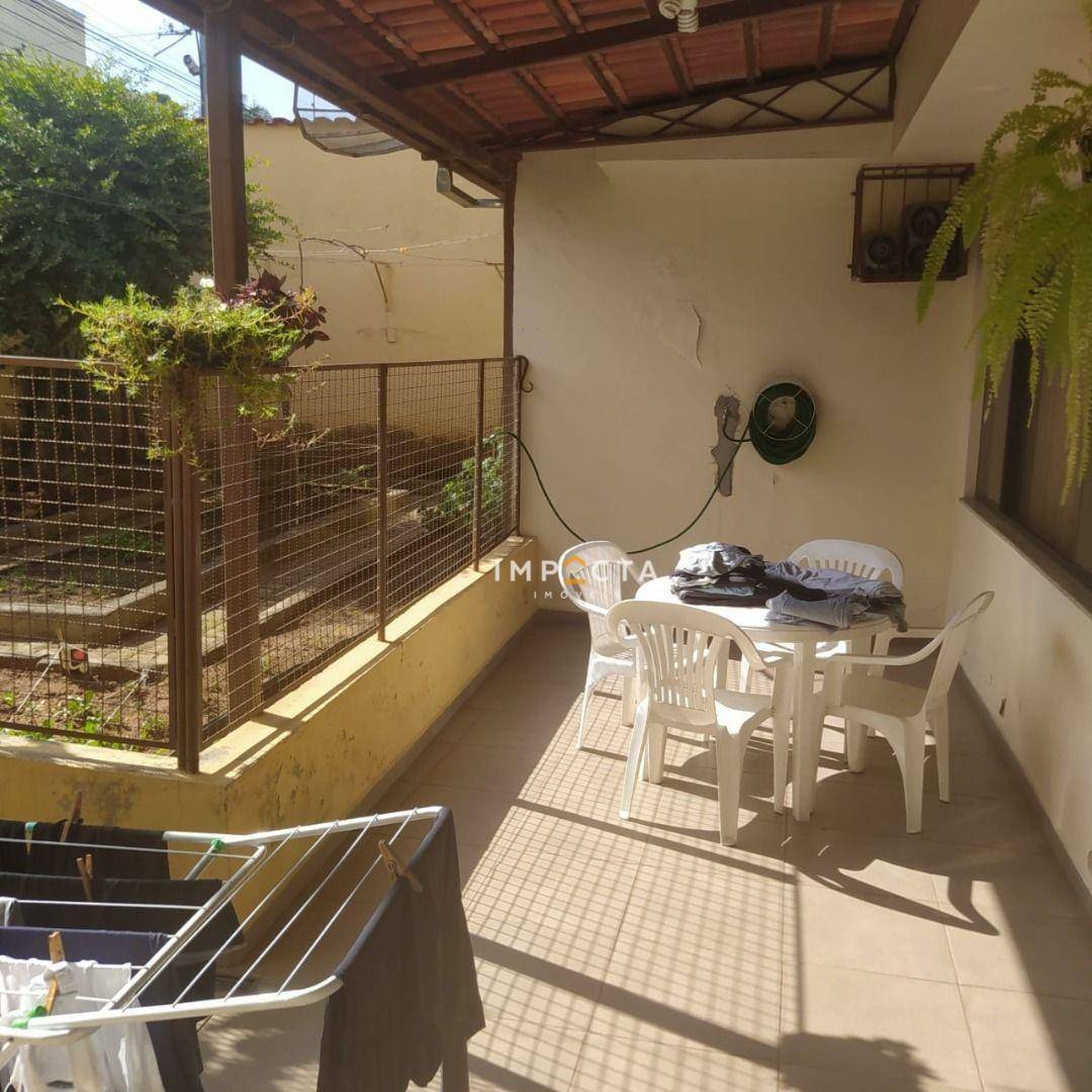 Casa de Condomínio à venda com 4 quartos, 320m² - Foto 20