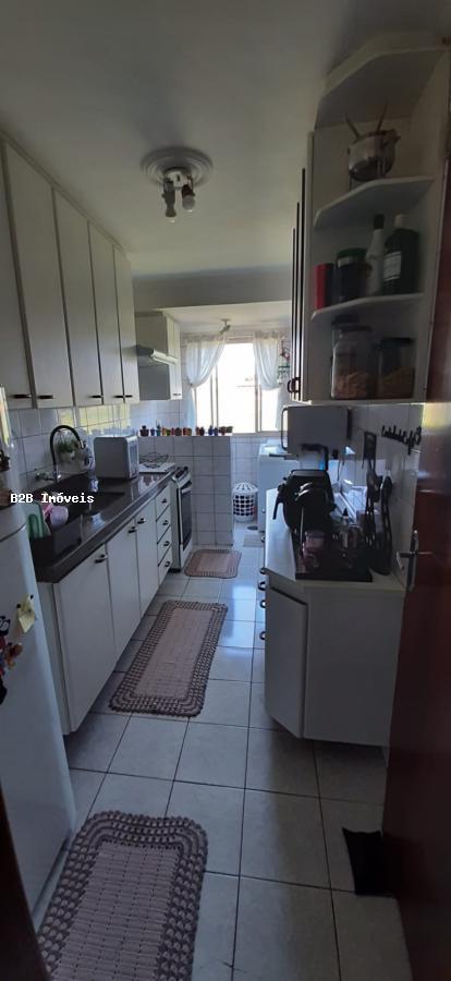 Apartamento à venda com 2 quartos, 64m² - Foto 4