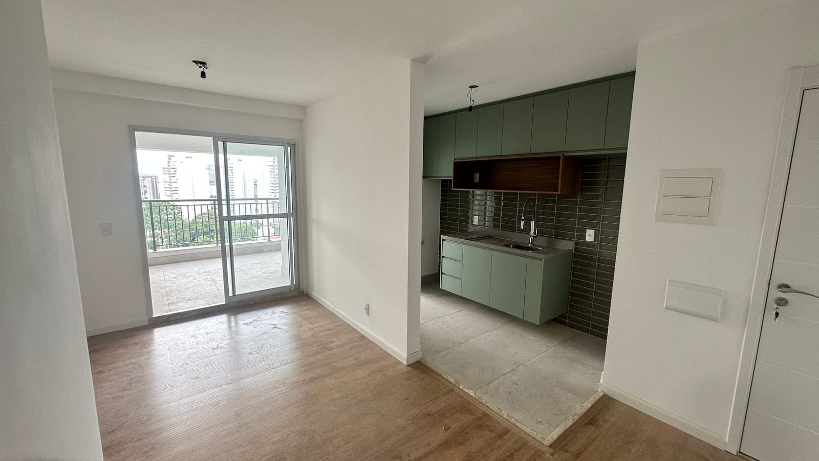 Apartamento à venda com 2 quartos, 68m² - Foto 1