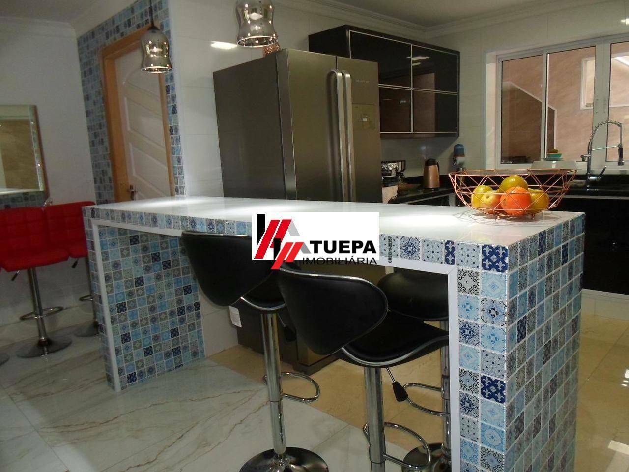 Sobrado à venda com 3 quartos, 240m² - Foto 1