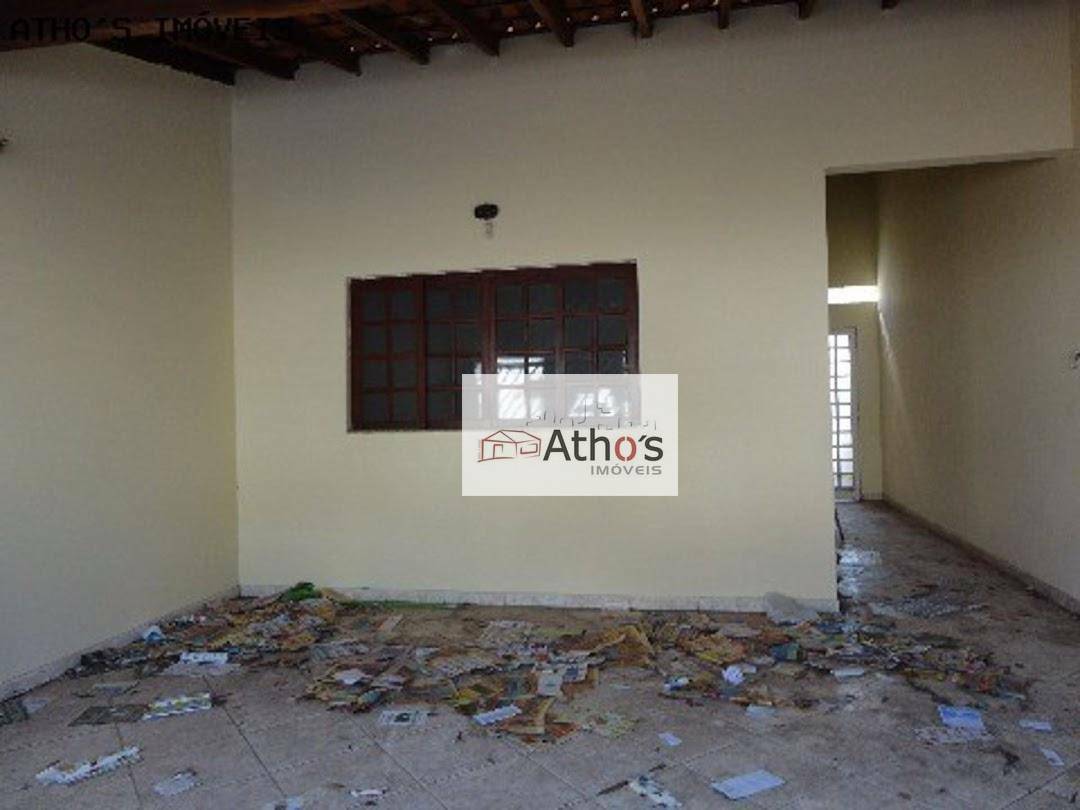 Casa à venda com 2 quartos, 100m² - Foto 1