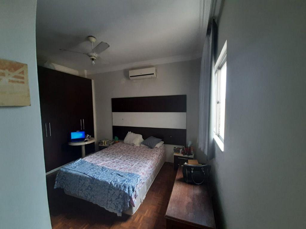 Apartamento à venda com 3 quartos, 214m² - Foto 10