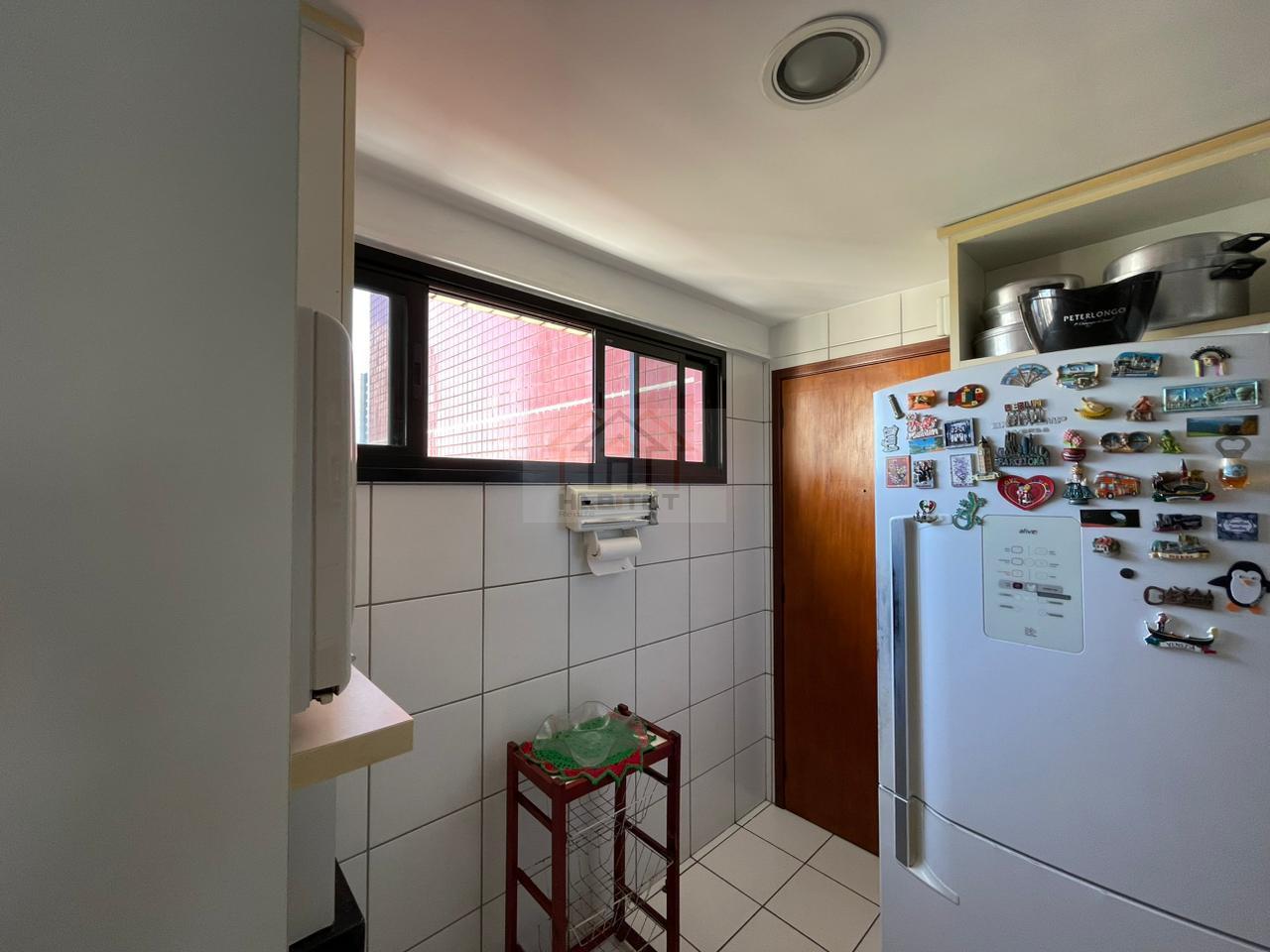 Apartamento à venda com 3 quartos, 93m² - Foto 4