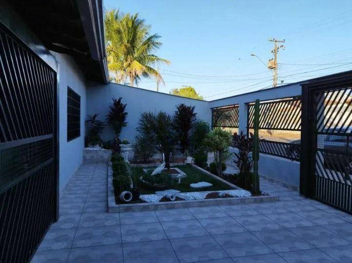 Casa à venda com 3 quartos, 220m² - Foto 2