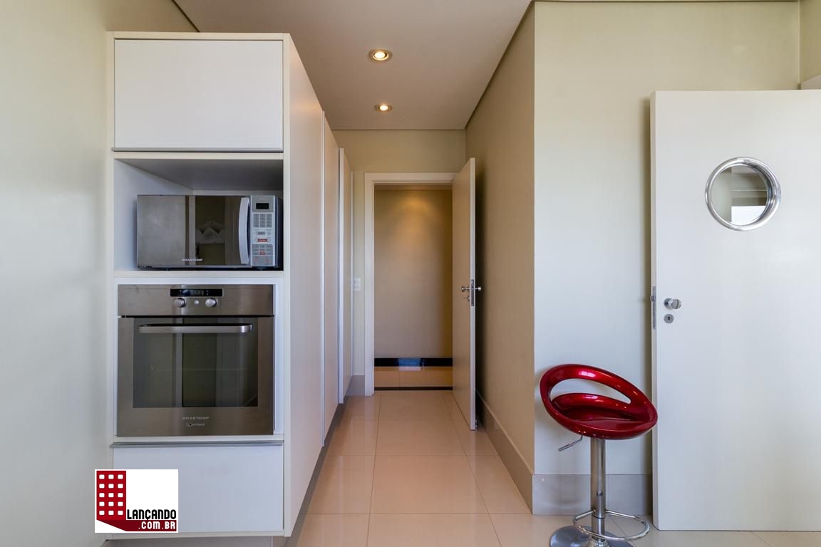 Apartamento à venda com 3 quartos, 250m² - Foto 7