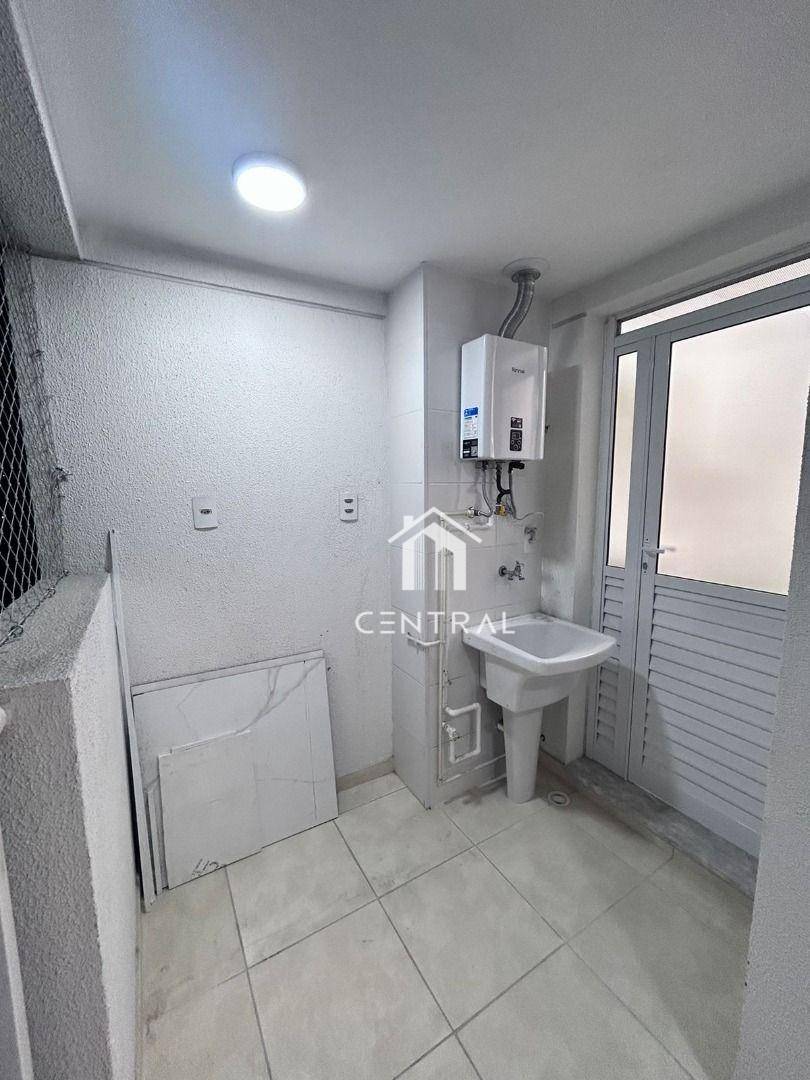 Apartamento à venda com 2 quartos, 56m² - Foto 11