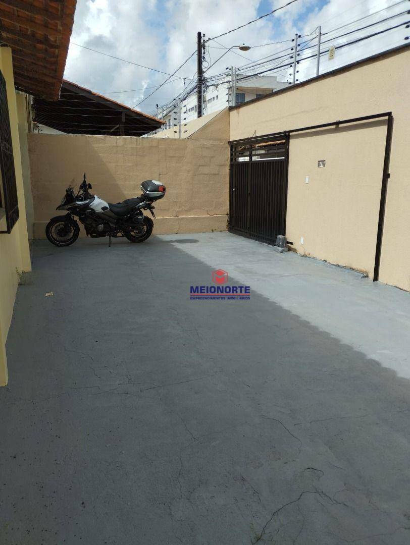 Casa à venda com 4 quartos, 150m² - Foto 2