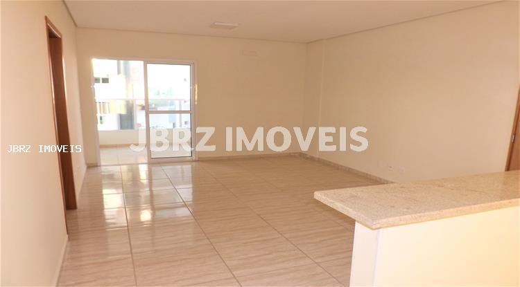 Apartamento à venda com 3 quartos, 80m² - Foto 4