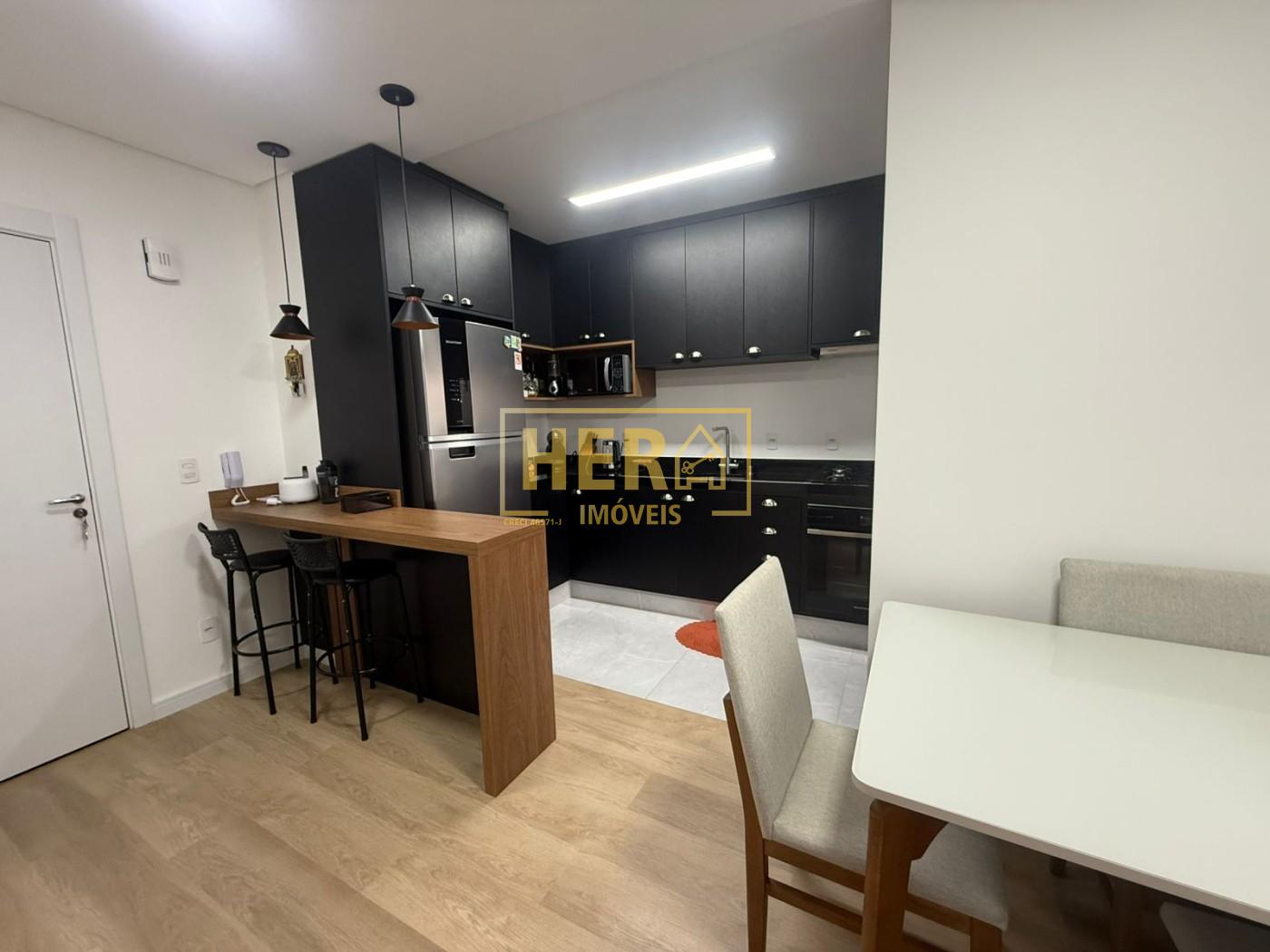 Apartamento à venda com 2 quartos, 64m² - Foto 2