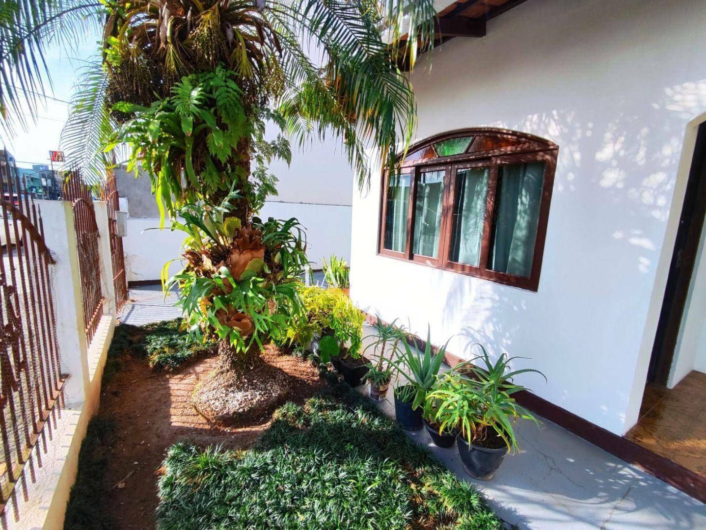 Casa à venda com 3 quartos, 254m² - Foto 2