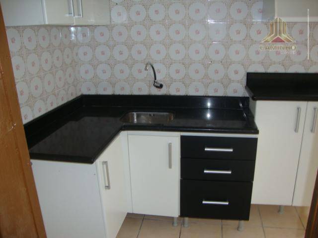 Apartamento à venda com 2 quartos, 70m² - Foto 2