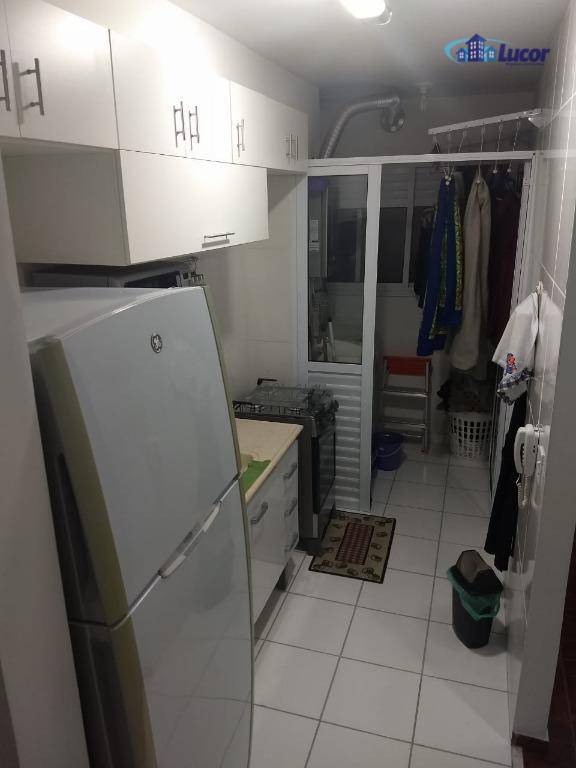 Apartamento à venda com 2 quartos, 63m² - Foto 4