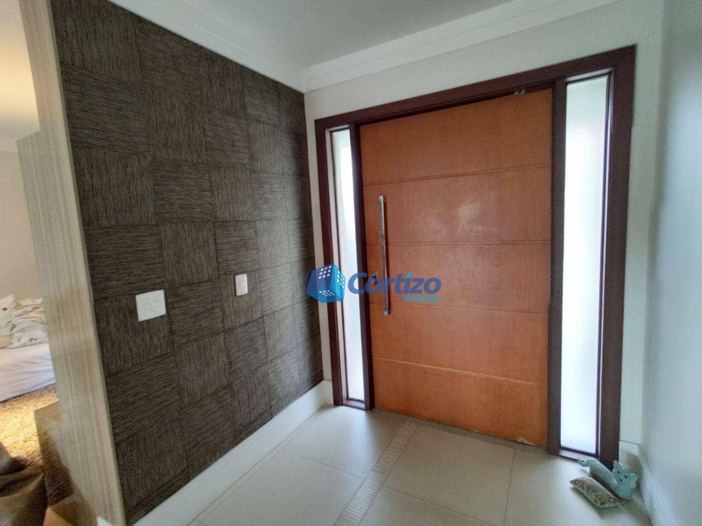 Casa à venda com 3 quartos, 349m² - Foto 2