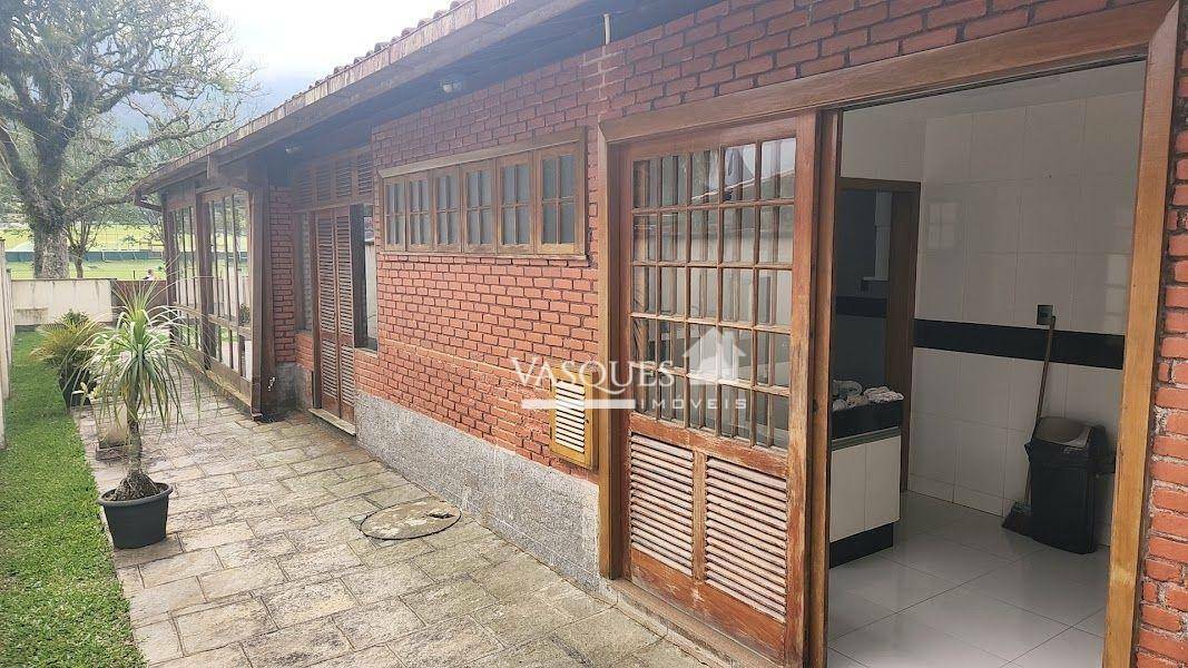 Casa à venda com 4 quartos, 230m² - Foto 47