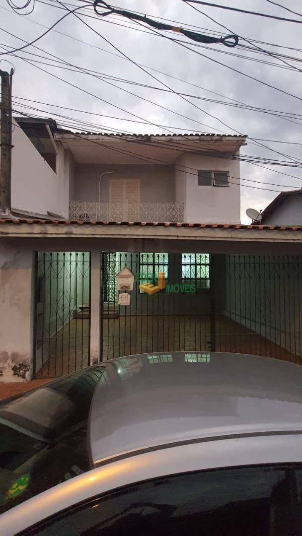 Casa à venda com 3 quartos, 160m² - Foto 1