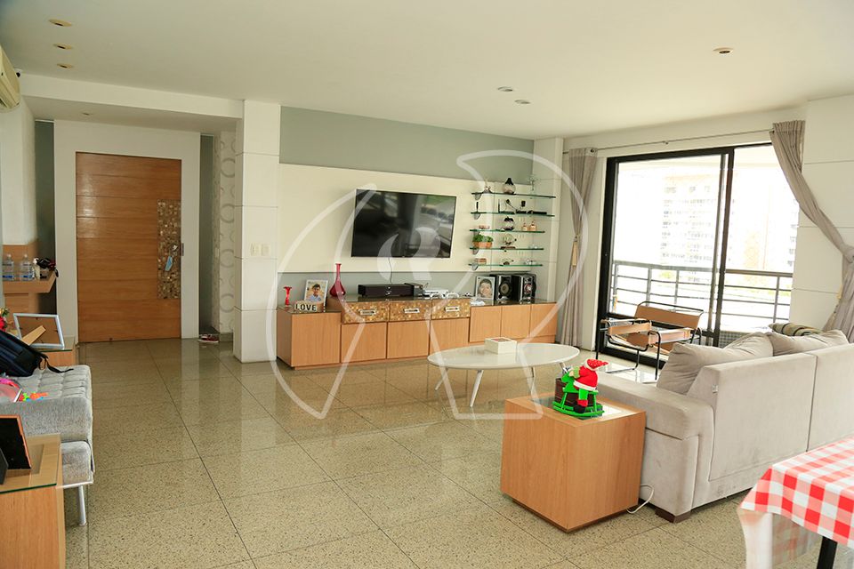 Apartamento à venda com 3 quartos, 253m² - Foto 3