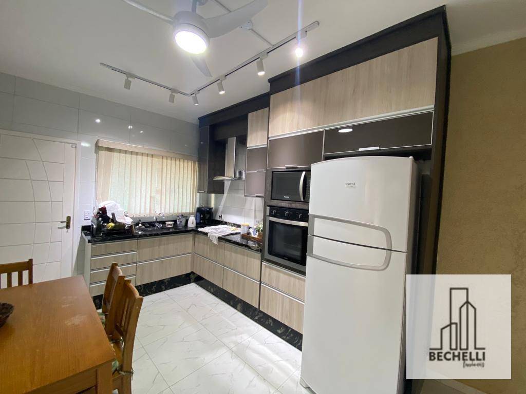 Casa à venda com 4 quartos, 223m² - Foto 13