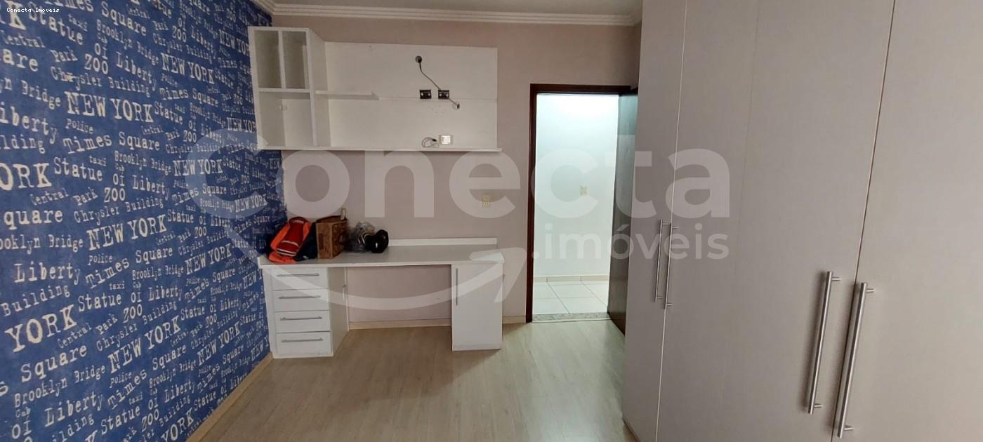 Casa à venda com 3 quartos, 202m² - Foto 22