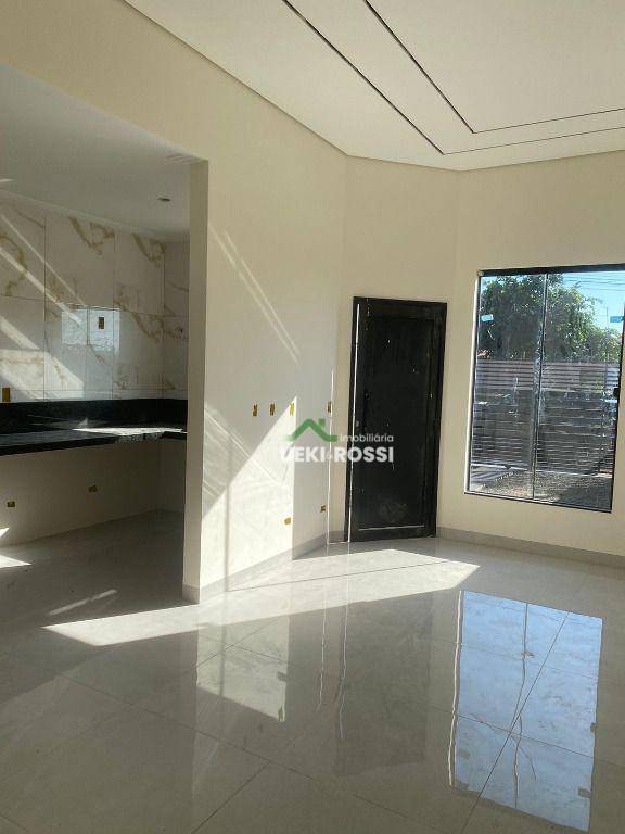 Casa à venda com 3 quartos, 83m² - Foto 1